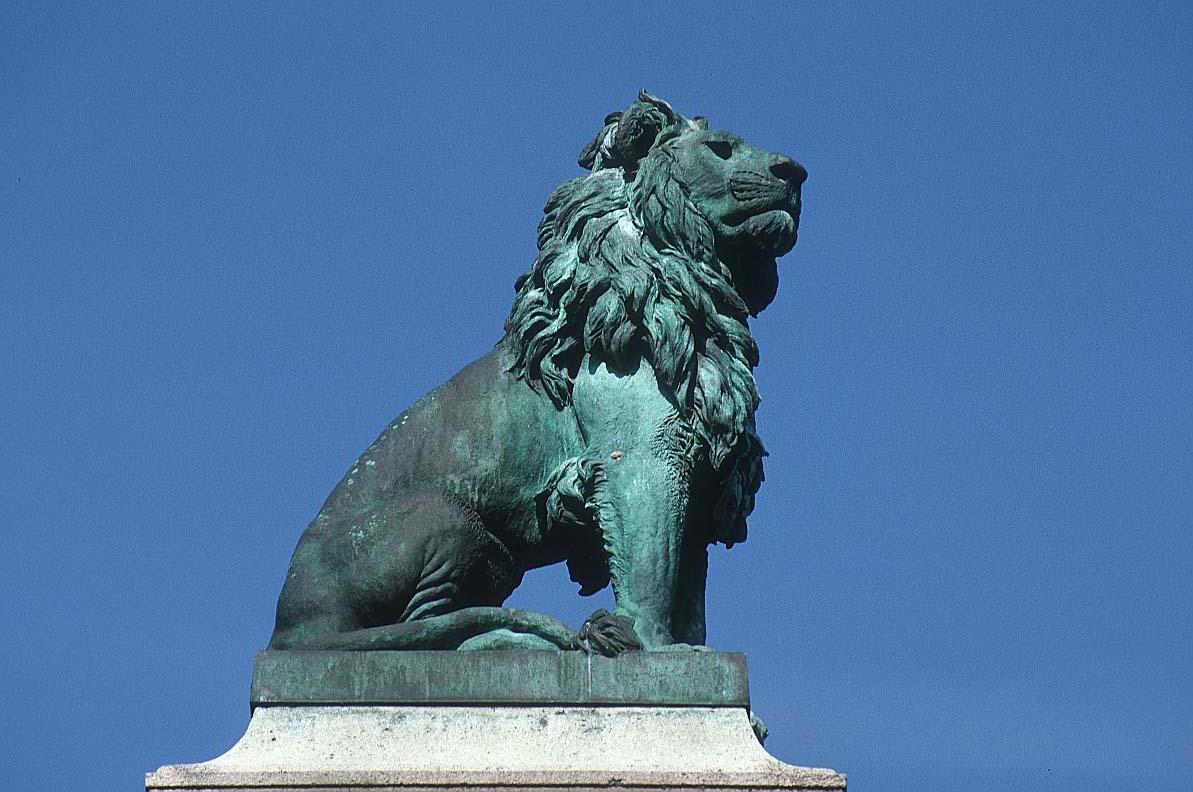 Sculpture lion 98.jpg
